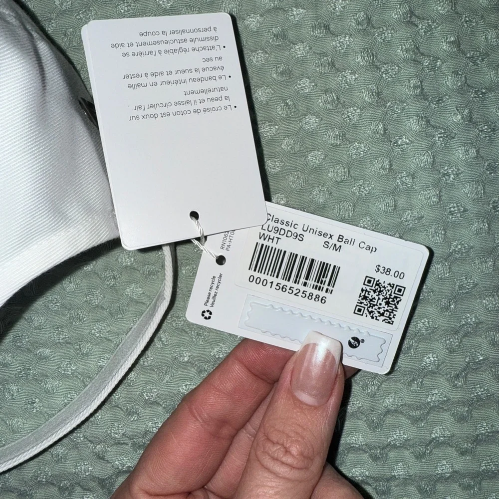 NWT‎ Lululemon Classic Ball Cap Wordmark Lemon in white